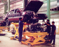 Mercedes Engine Assembly Lift